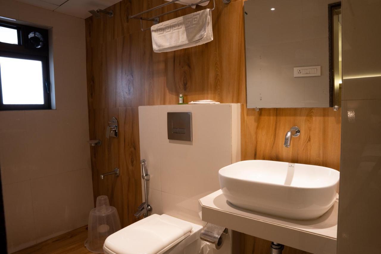 נאווי מומבאי Gold Crest Business Hotel מראה חיצוני תמונה