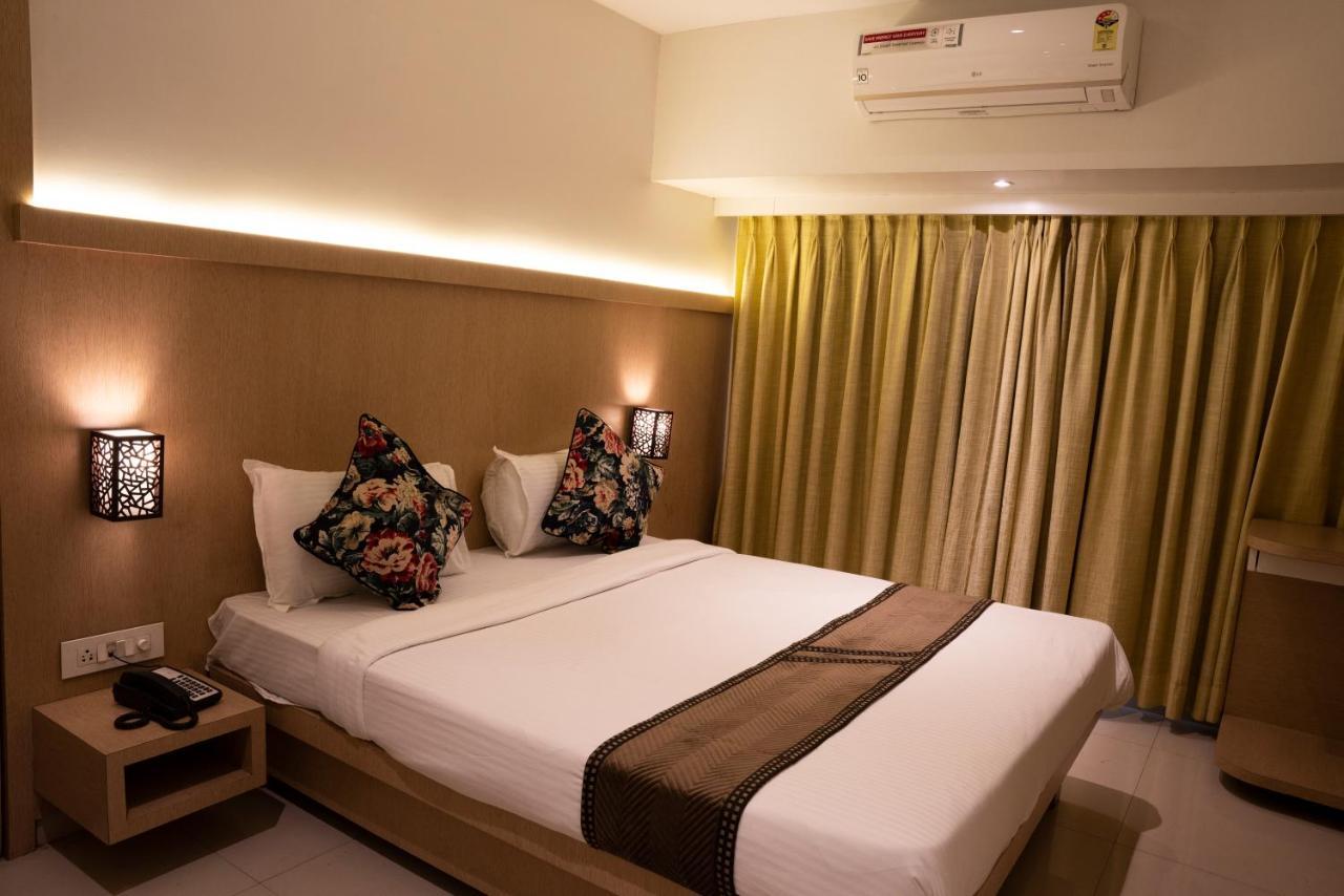 נאווי מומבאי Gold Crest Business Hotel מראה חיצוני תמונה