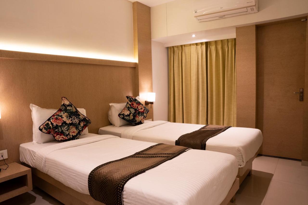 נאווי מומבאי Gold Crest Business Hotel מראה חיצוני תמונה