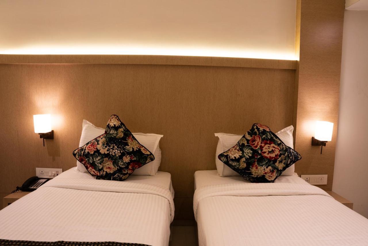 נאווי מומבאי Gold Crest Business Hotel מראה חיצוני תמונה