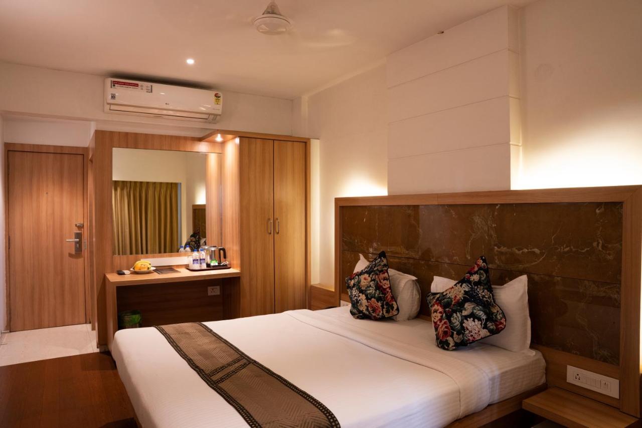 נאווי מומבאי Gold Crest Business Hotel מראה חיצוני תמונה