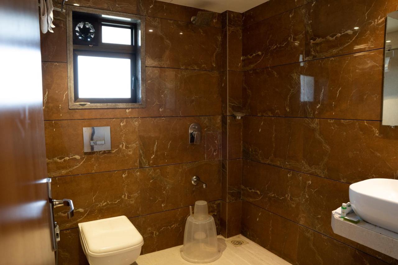 נאווי מומבאי Gold Crest Business Hotel מראה חיצוני תמונה