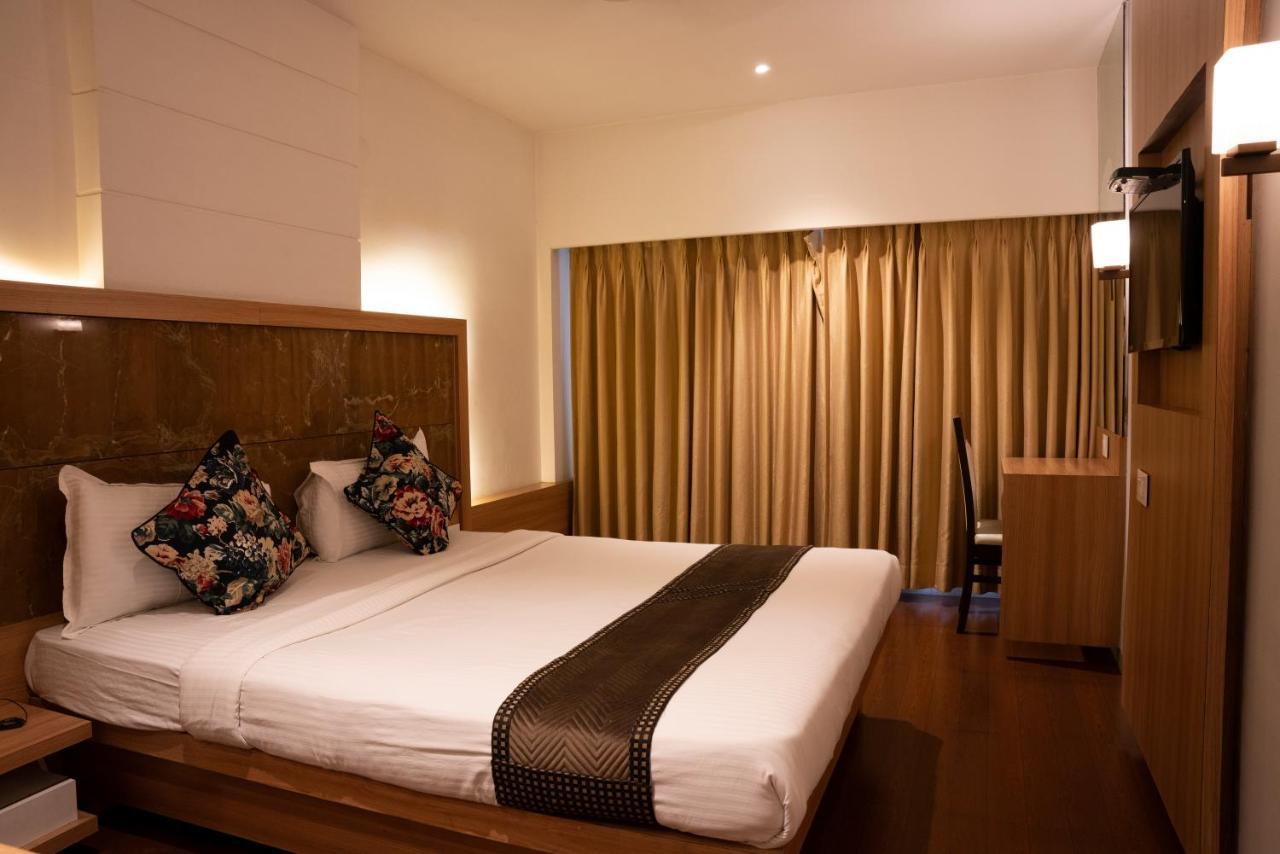 נאווי מומבאי Gold Crest Business Hotel מראה חיצוני תמונה